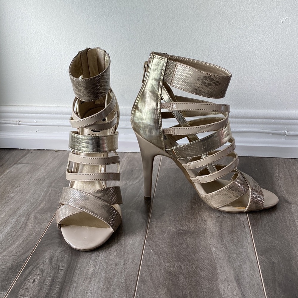Women’s G by Guess zippered heels - Picture 8 of 12